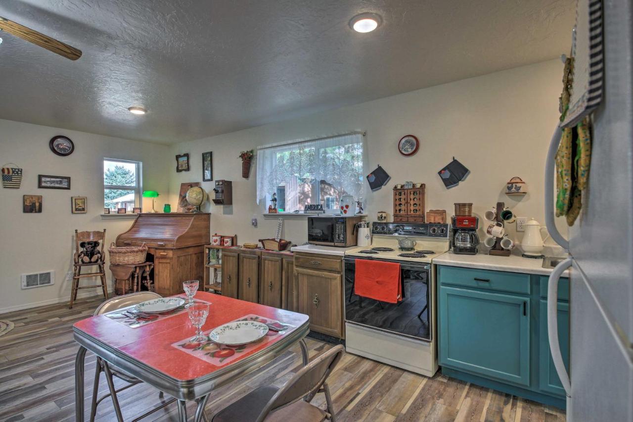 Pet-Friendly Libby Cottage With Mountain Views! Exterior photo