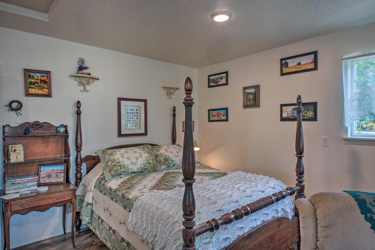 Pet-Friendly Libby Cottage With Mountain Views! Exterior photo