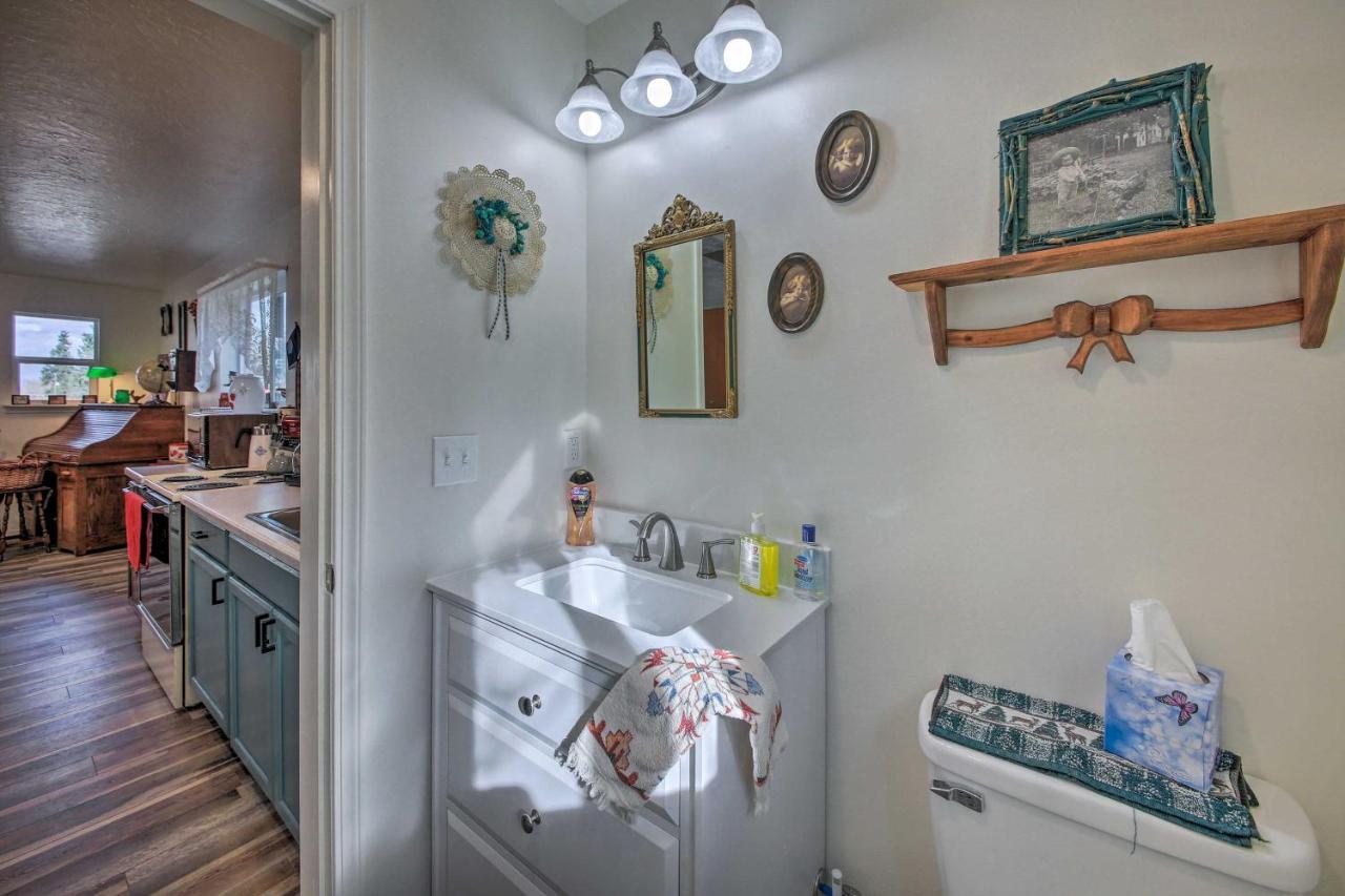 Pet-Friendly Libby Cottage With Mountain Views! Exterior photo